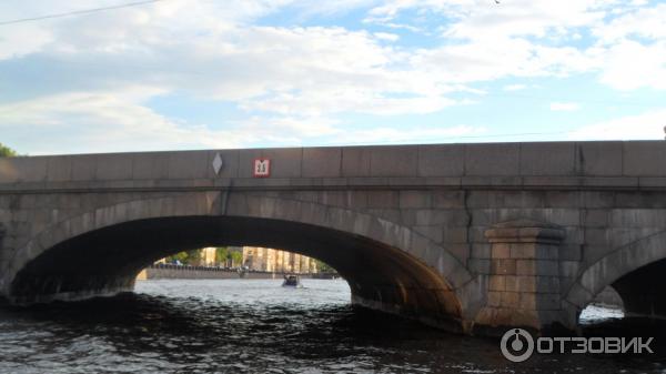 Водная экскурсия по рекам и каналам Санкт-Петербурга (Россия) фото