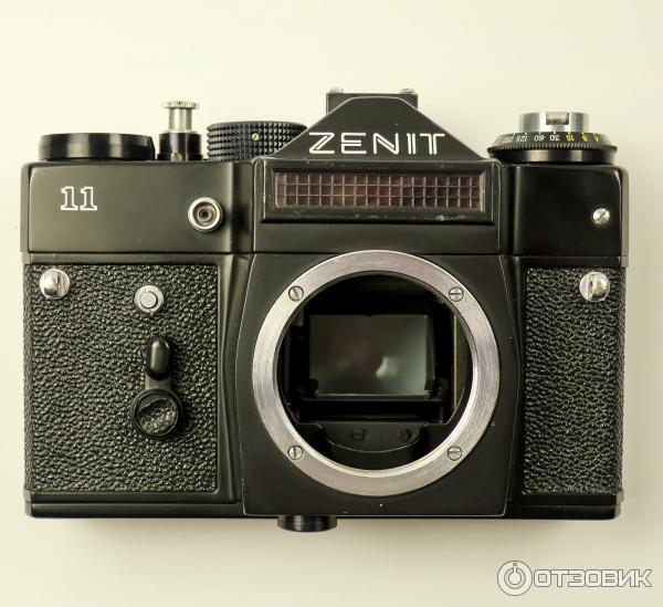 Пленочный зеркальный фотоаппарат Зенит-11