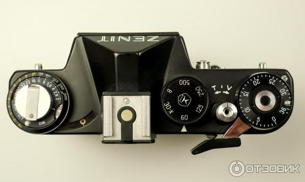 Пленочный зеркальный фотоаппарат Зенит-11