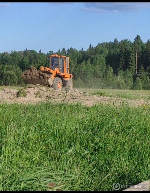 Работа тяжёлой техники... правый нижний угол виден мосток где мы находимся