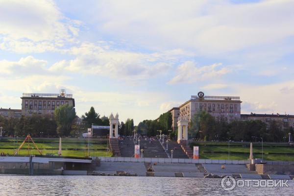 Прогулка на теплоходе по Волге, компания Плес, Волгоград виды