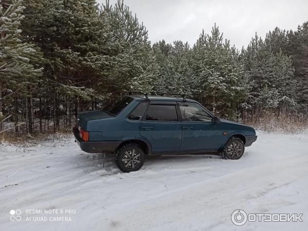 Автомобиль ВАЗ 21099 седан фото