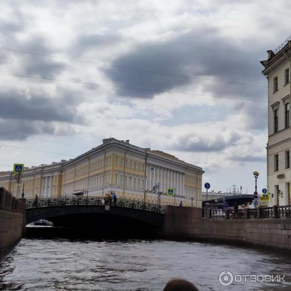 Певческий мост и вид на Дворцовую