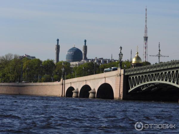 Экскурсия по рекам и каналам Невы (Россия, Санкт-Петербург) фото