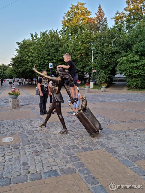 Скульптура Курортницы в Зеленоградске