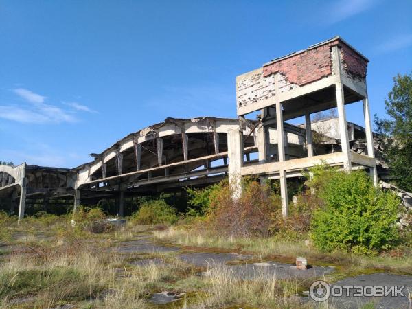 Ангары немецкого аэродрома Нойтиф