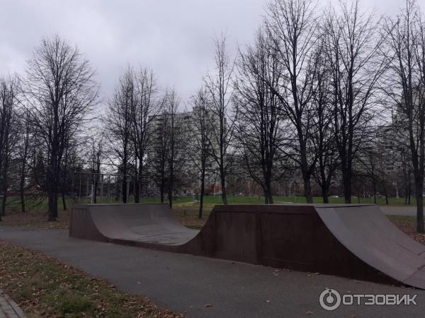 Парк в пойме реки Городни (Россия, Москва) фото