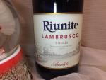 Вино игристое красное Riunite Lambrusco Emilia Amabile фото