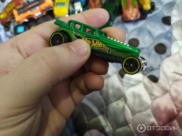 Детские машинки Hot Wheels фото