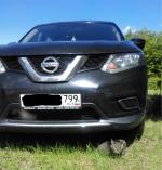 Автомобиль Nissan X-Trail внедорожник фото