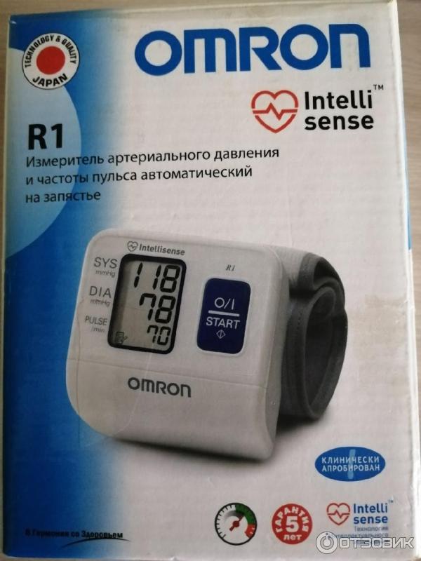 Автоматический тонометр на запястье Omron R1 фото