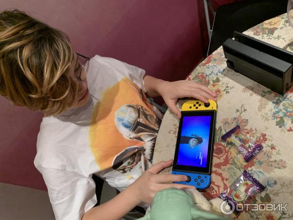 Игровая приставка Nintendo Switch фото