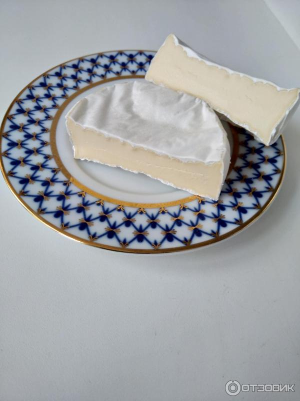 Сыр Alti Camembert.