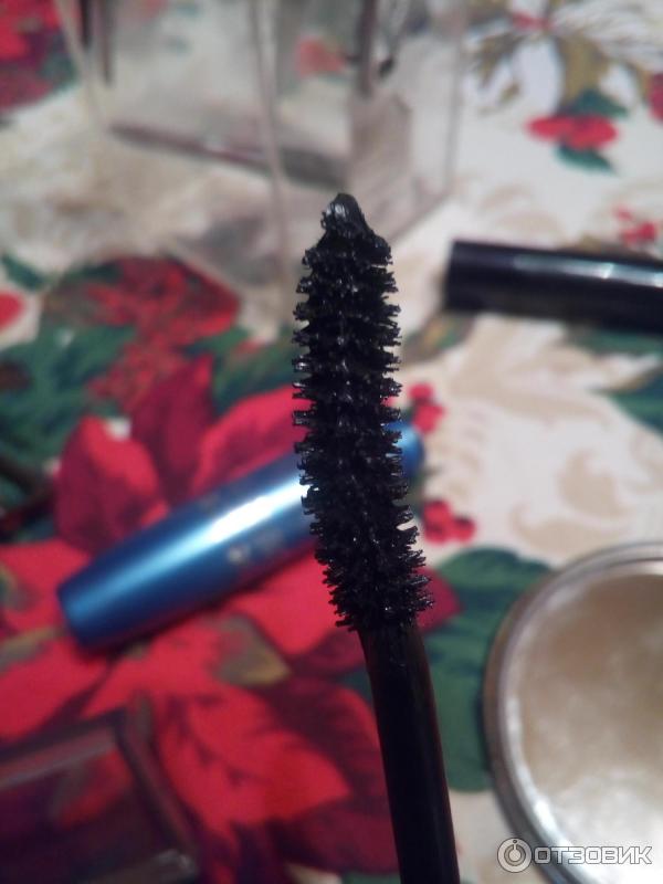 Тушь для ресниц Maybelline Volum Express Curved Brush фото