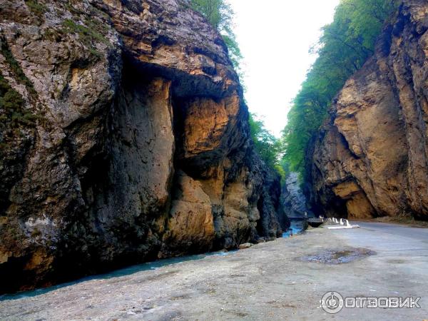 Чегемские водопады голубые озера