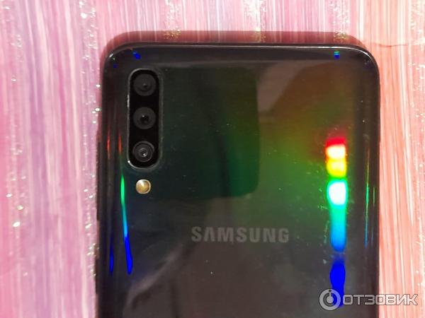 Смартфон Samsung Galaxy A70 фото