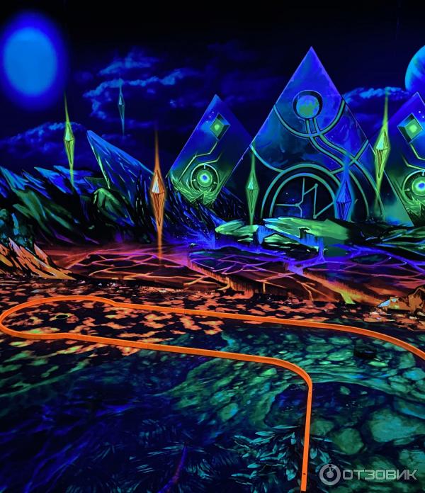  семейный поход 3D" Отзыв о Мини-гольф Neon Golf 3D (Россия, Москва) | Семейный поход в другое  измерение.