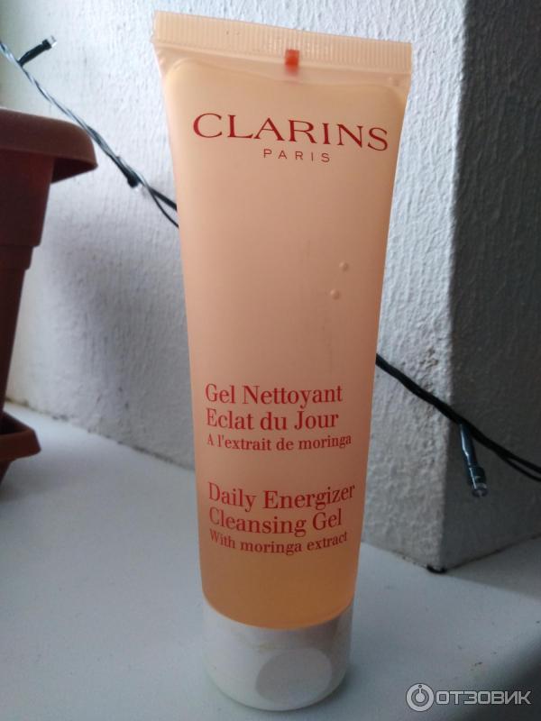 Очищающий гель Clarins Gel Nettoyant Eclat du Jour придающий сияние коже фото