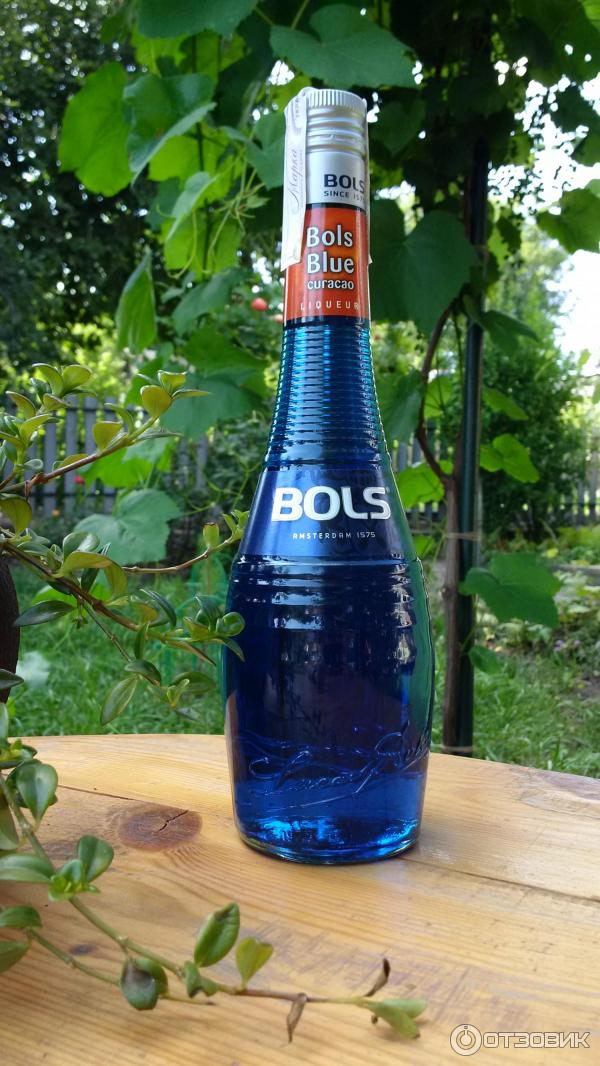 Gambini ликер blue curacao. Blue Curacao ликер. Кюрасао (ликёр). Bols ликер. Голубой ликер для коктейлей.