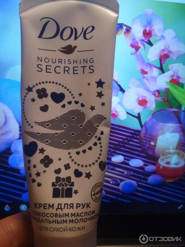 Крем для рук Dove Nourishing Secrets с кокосовым маслом и миндальным молочком фото