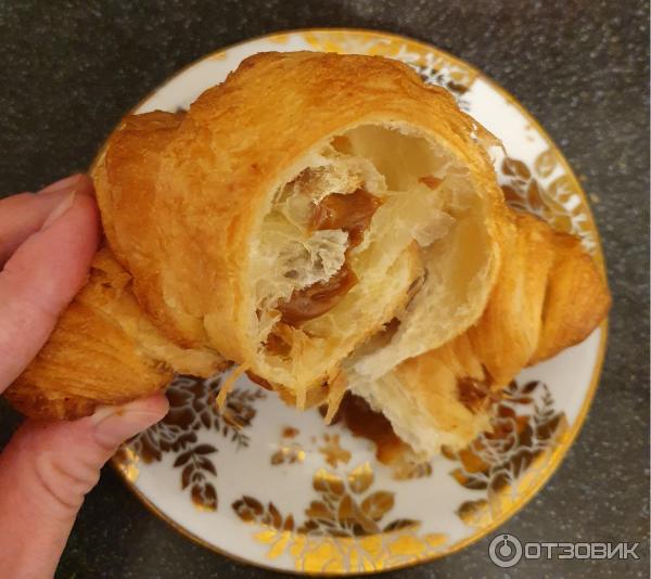 Круассаны самара. Круассаны шарлиз. Самарский круассан со сгущенкой. Флэт круассаны краснодар. Самарский бкк круассан со сгущенкой.