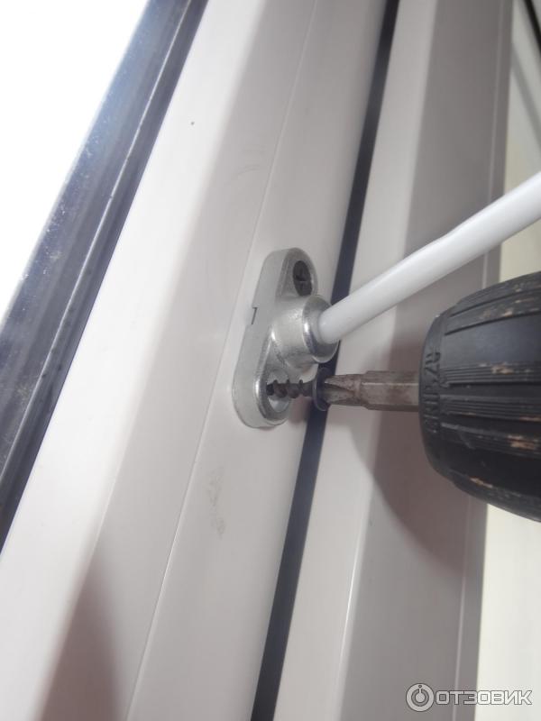 Замок оконный с тросиком для детской безопасности ФурнитураОк фото