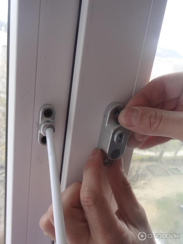 Замок оконный с тросиком для детской безопасности ФурнитураОк фото