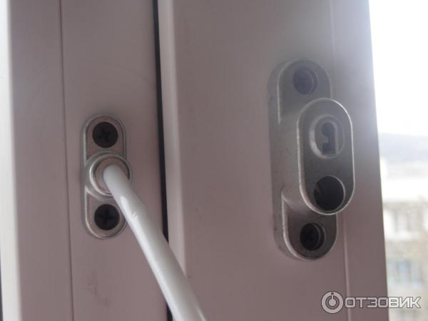 Замок оконный с тросиком для детской безопасности ФурнитураОк фото