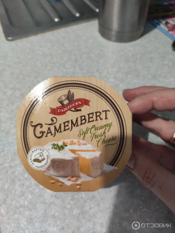 Сыр сливочный с белой плесенью DairyHorn Camembert фото