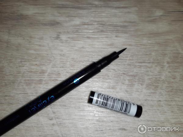 Подводка-фломастер для глаз Essence Waterproof Eyeliner Pen фото