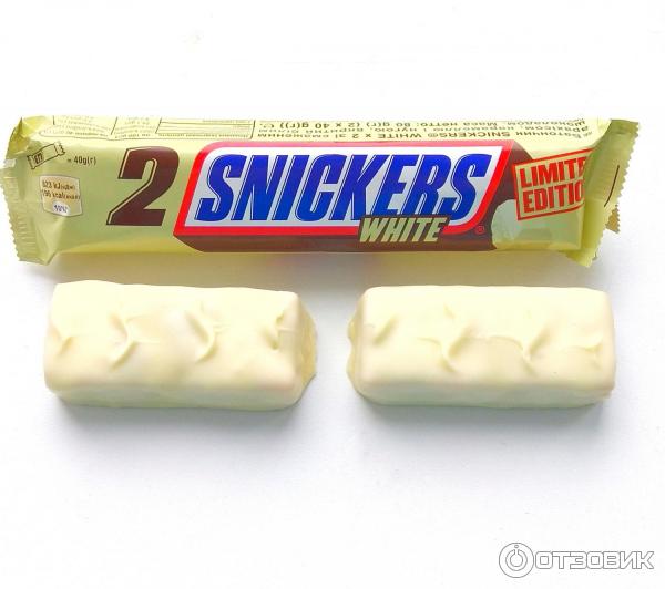 Сникерс батончик белый. Батончик snickers белый, 81 г. Шоколадный батончик snickers белый 81г. Батончик шоколадный 81гр белый шоколад snickers. Шоколадка Сникерс белый.