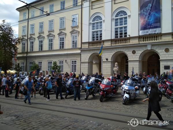 Архитектурный ансамбль Площадь Рынок (Украина, Львов) фото