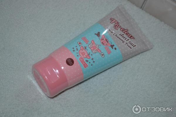 Глубоко очищающая пенка для лица Holika Holika Pig-clear dust out Deep Cleansing Foam фото