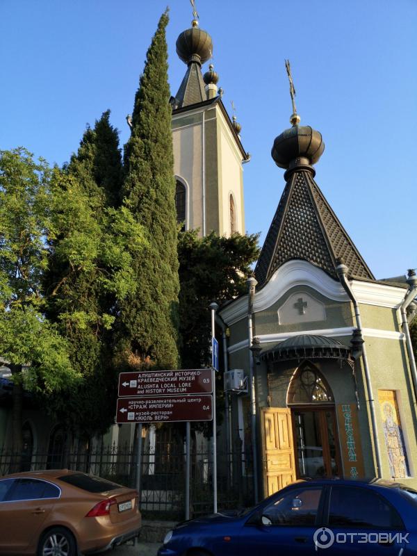 Храм Всех Крымских Святых и Феодора Стратилата (Крым, Алушта) фото