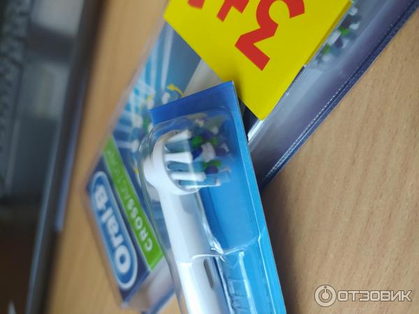 Сменные насадки для электрической зубной щетки Oral-B cross action фото