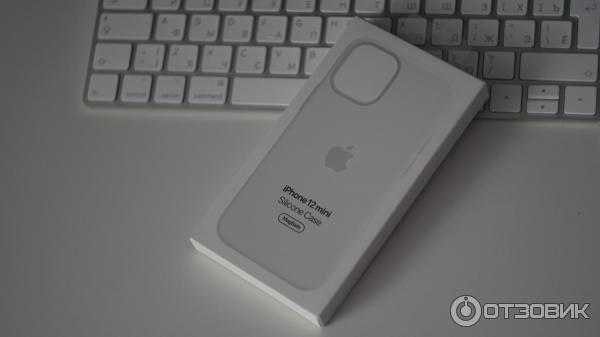 Чехол Apple Silicone Case для iPhone 12 фото