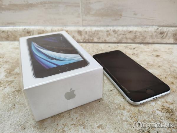 Смартфон Apple iPhone SE 2020 фото