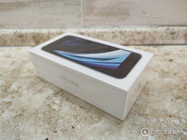 Смартфон Apple iPhone SE 2020 фото