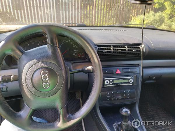 Автомобиль Audi A4 1.8 MT 1997 г фото