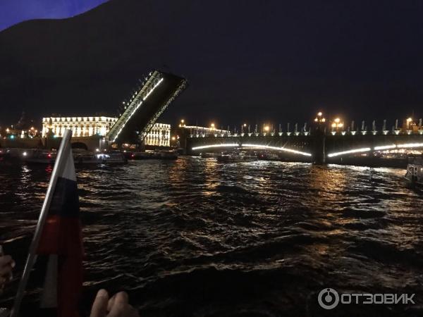 Музыкальный теплоход Ночной Петербург фото