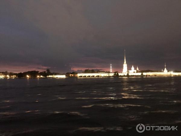 Музыкальный теплоход Ночной Петербург фото