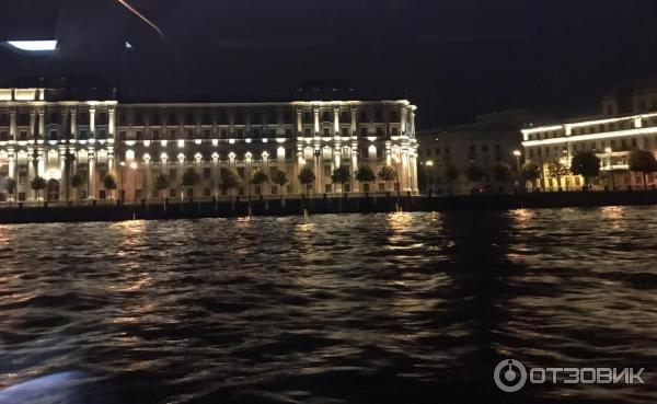 Музыкальный теплоход Ночной Петербург фото
