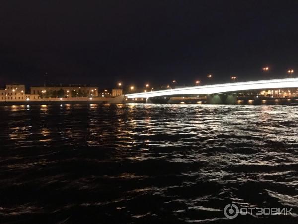 Музыкальный теплоход Ночной Петербург фото