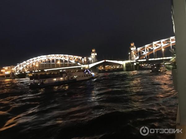 Музыкальный теплоход Ночной Петербург фото