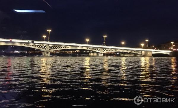 Музыкальный теплоход Ночной Петербург фото