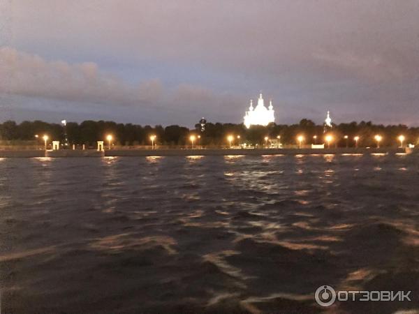 Музыкальный теплоход Ночной Петербург фото