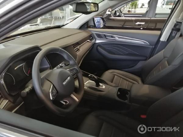 Автомобиль Haval F7 кроссовер фото