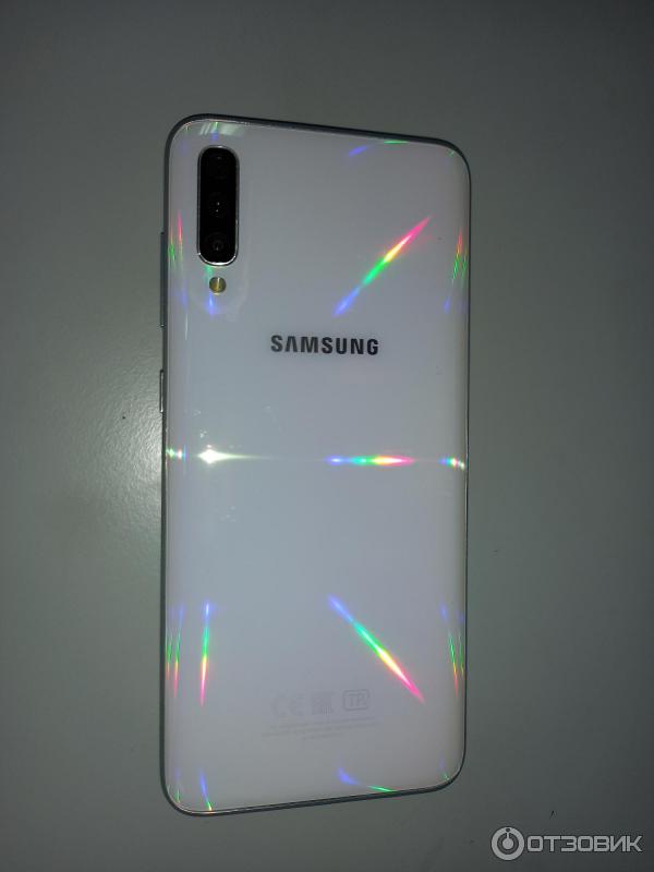 Смартфон Samsung Galaxy A70 фото