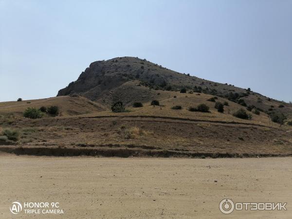 Судак Алчак-Кая и идолы с острова Пасхи в Крыму фото