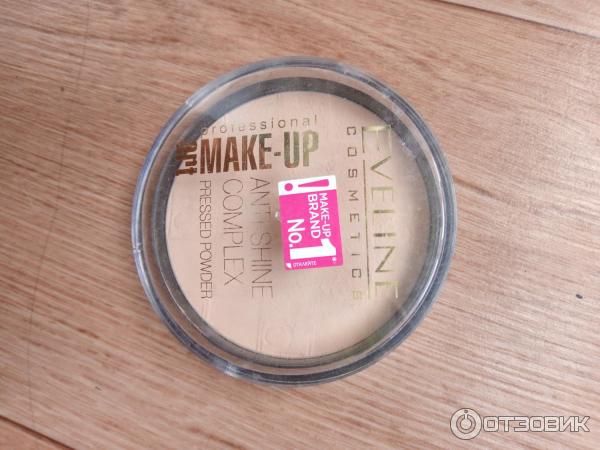 Матирующая минеральная пудра с шелком ART MAKE UP от EVeline Cosmetics фото